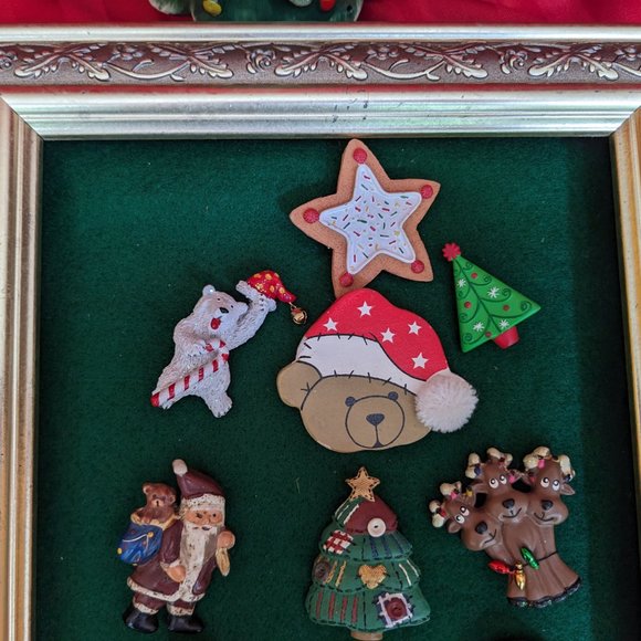Collection Of Ten Vintage Holiday Pins Resin And Wood - Picture 4 of 7